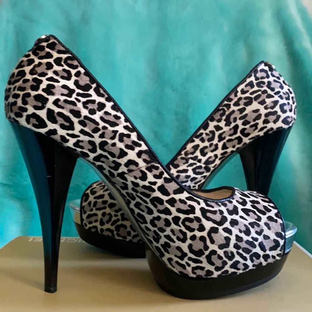Michael Kors leopard platform pump size 10
